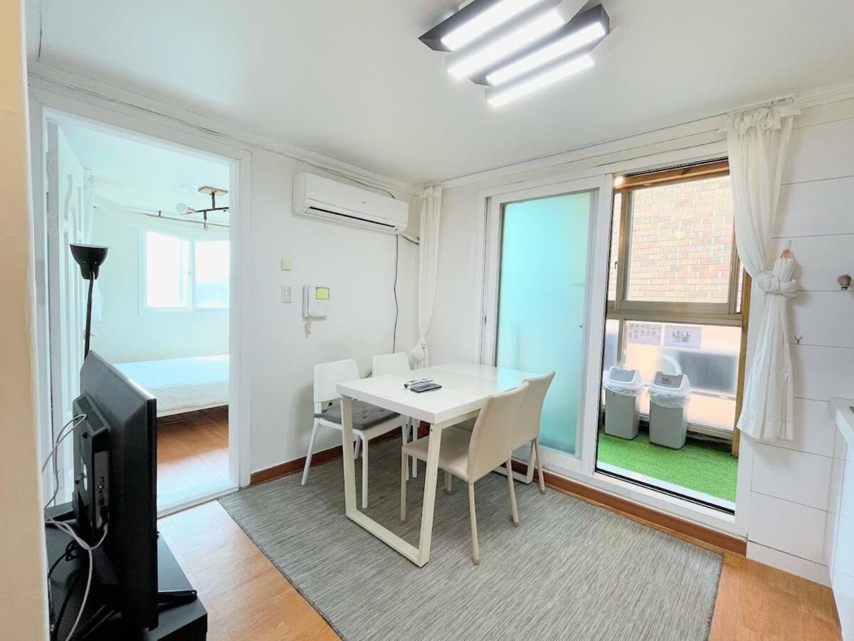Sunny Tarrace House - Hongdae Station 2min Walk Apartment Seoul
